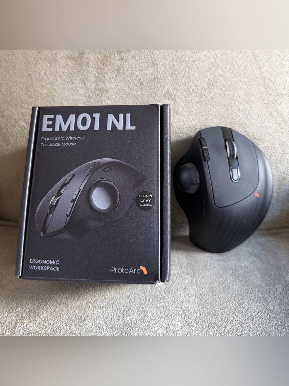EM01 NL Ergonomic Wireless Trackball Mouse - Black